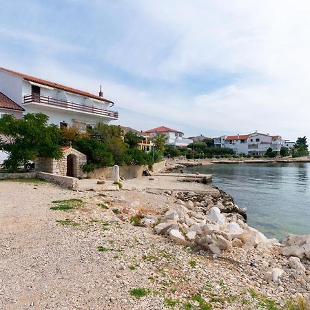 Apartments By The Sea Mandre, Pag - 4101 โคลัน ภายนอก รูปภาพ