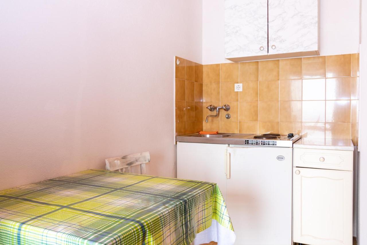 Apartments By The Sea Mandre, Pag - 4101 โคลัน ภายนอก รูปภาพ