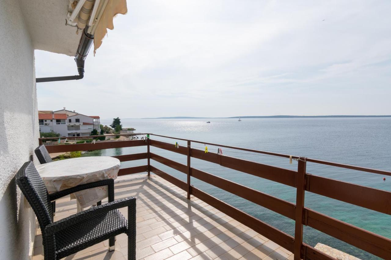 Apartments By The Sea Mandre, Pag - 4101 โคลัน ภายนอก รูปภาพ